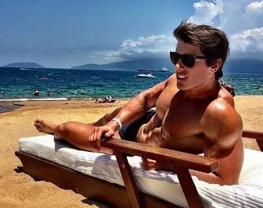 Full body (back, chest, legs, arms and underarms) waxing hair removal for men